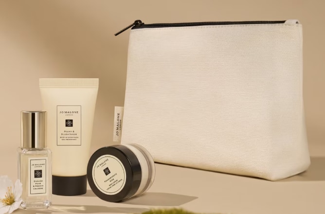 Escolha Sua Nécessaire Nas Compras Acima de R$2.000.